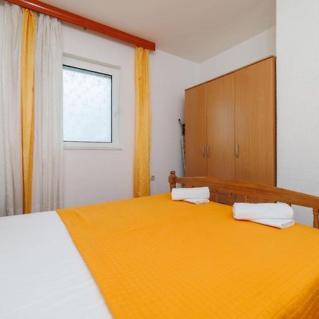 קרלובג Apartments Mirela מראה חיצוני תמונה