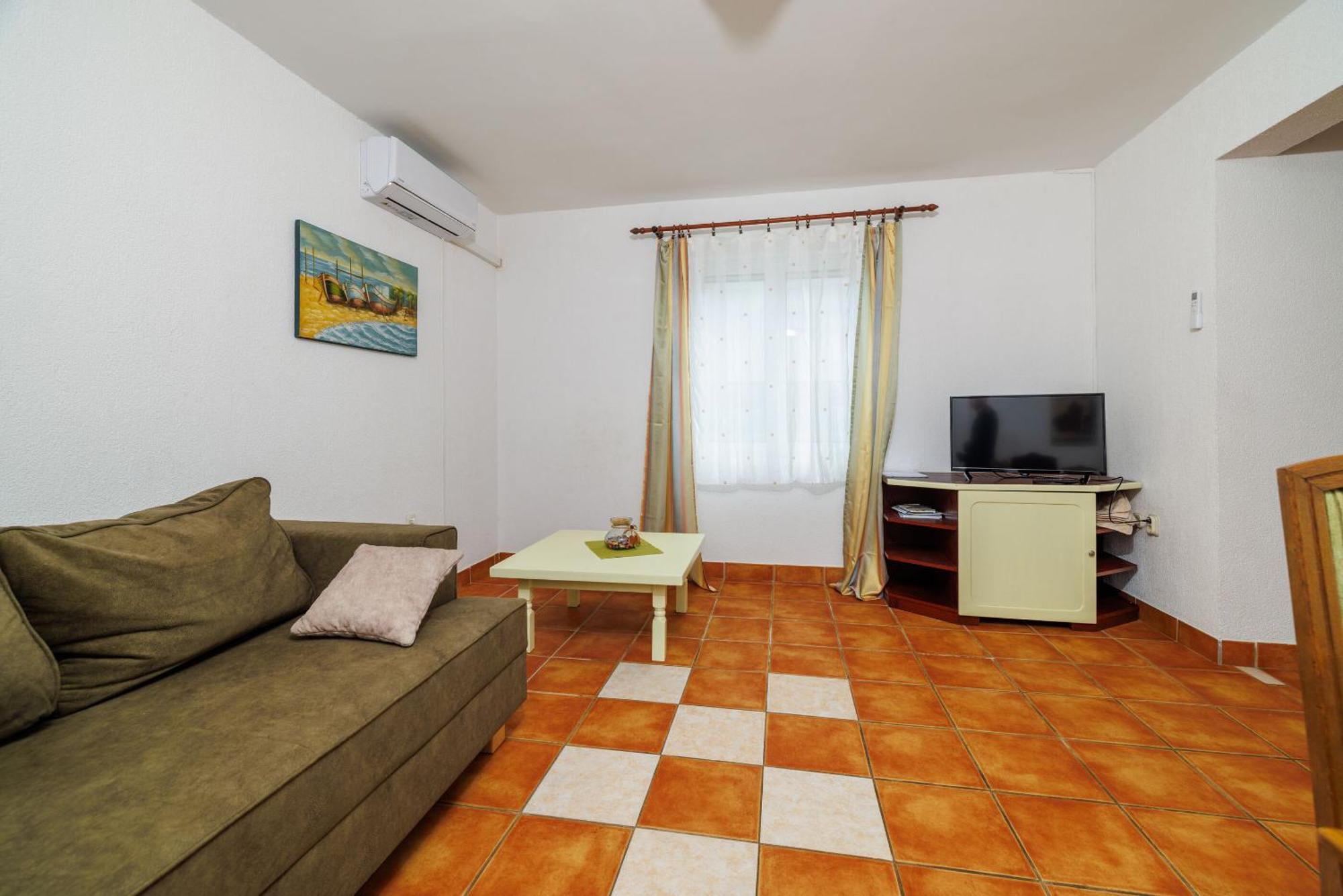 קרלובג Apartments Mirela מראה חיצוני תמונה